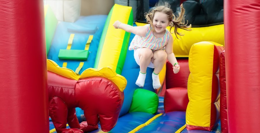 tipologie di giochi gonfiabili per bambini