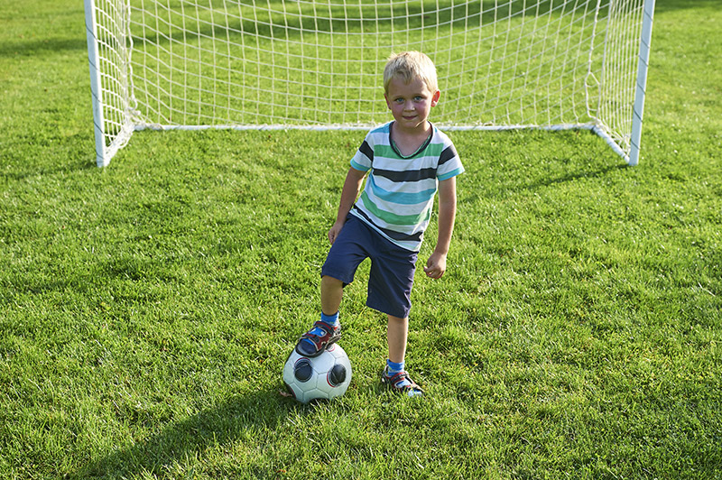 SPORTNOW Porta da Calcio per Giardino 240x85x160 cm con Viti e Picchetti inclusi, Rete da Calcio Grigia in PE e Metallo | Leroy Merlin